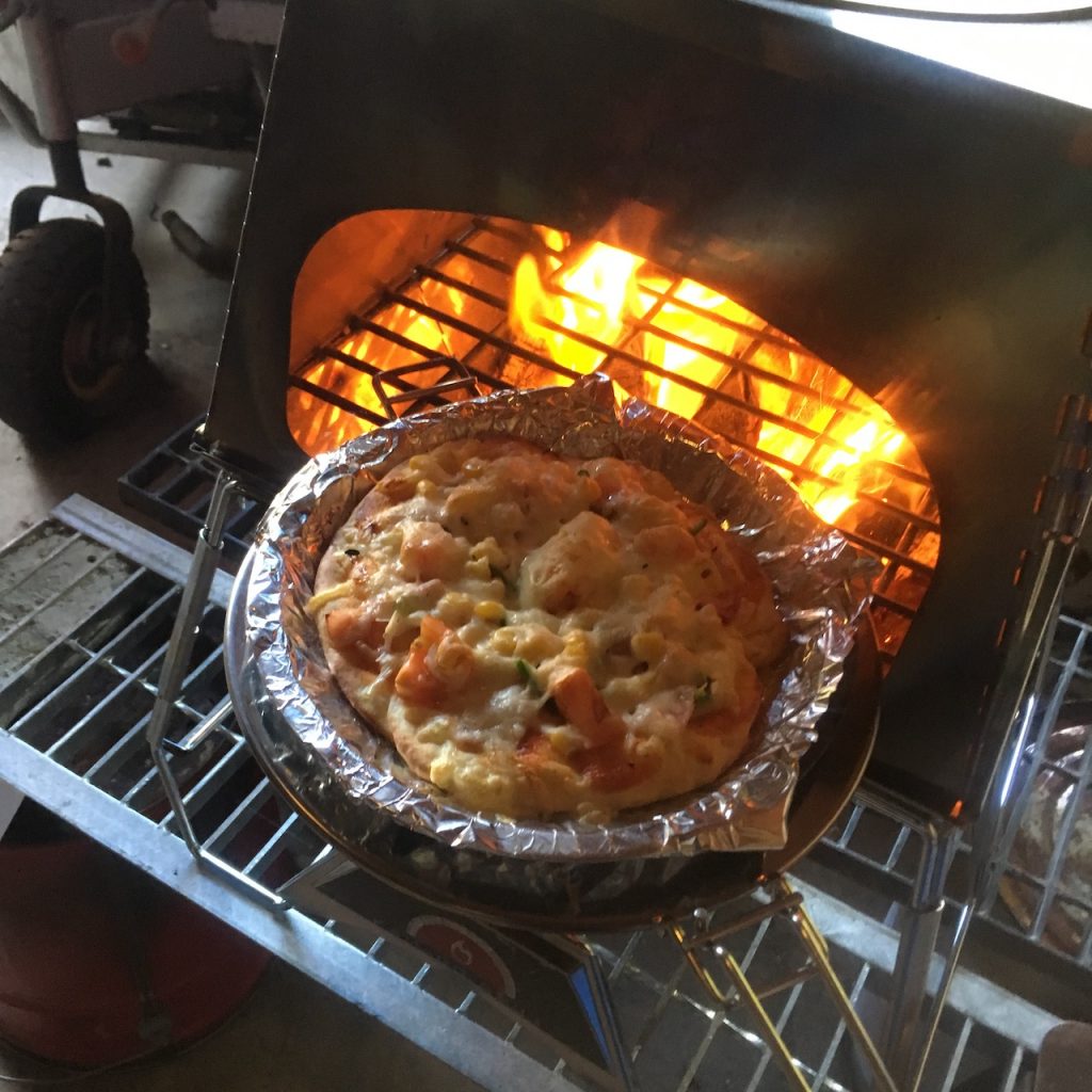 ロゴスのオススメ ピザ窯！ダッチオーブンがおける！焚き火 